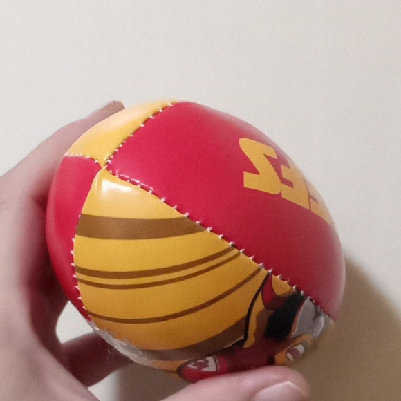 Kansas City Chiefs Rusher Mini Football 🏈 - Picture 6 of 8